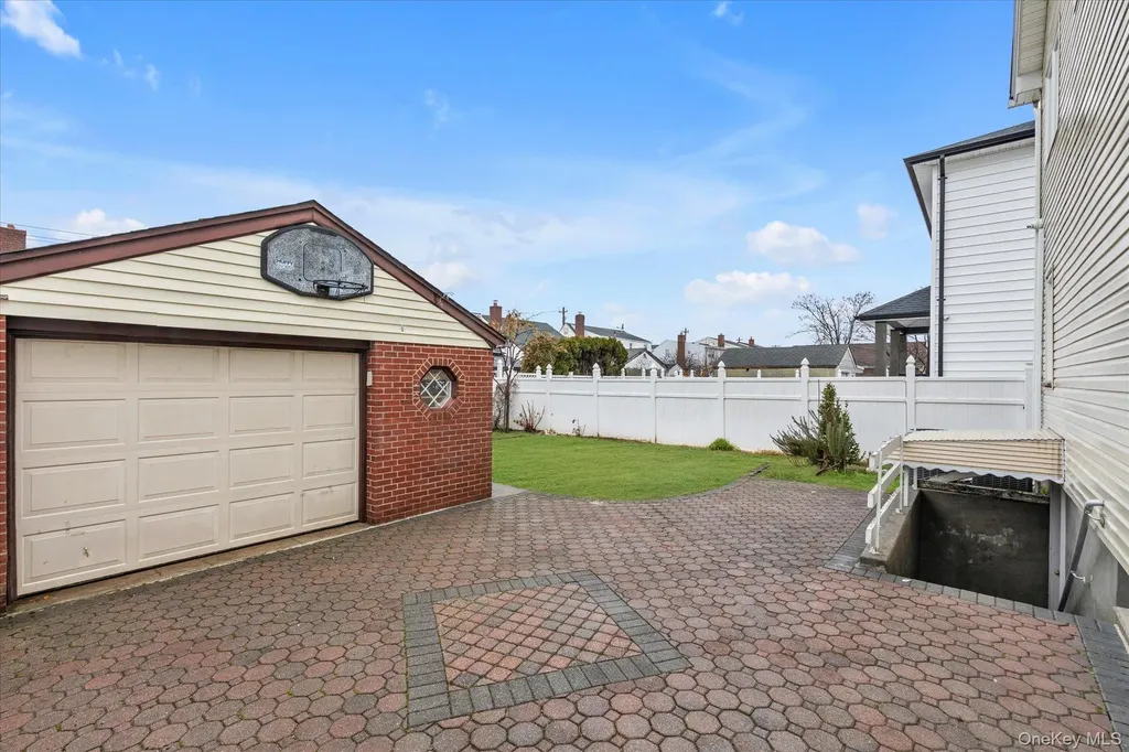 203 Pershing Parkway Mineola NY 11501