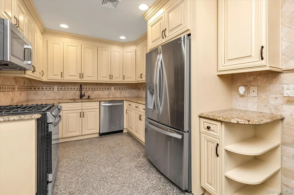 203 Pershing Parkway Mineola NY 11501