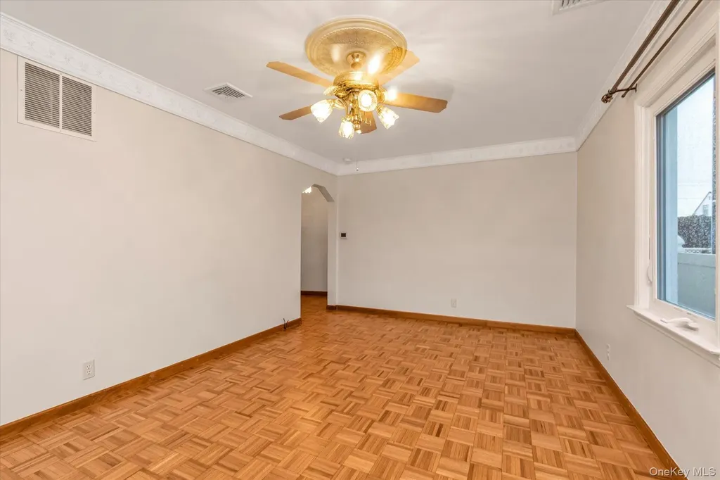 203 Pershing Parkway Mineola NY 11501
