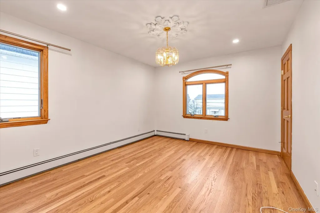 203 Pershing Parkway Mineola NY 11501
