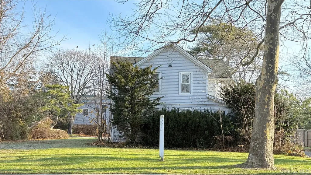 982 Roanoke Avenue Riverhead NY 11901