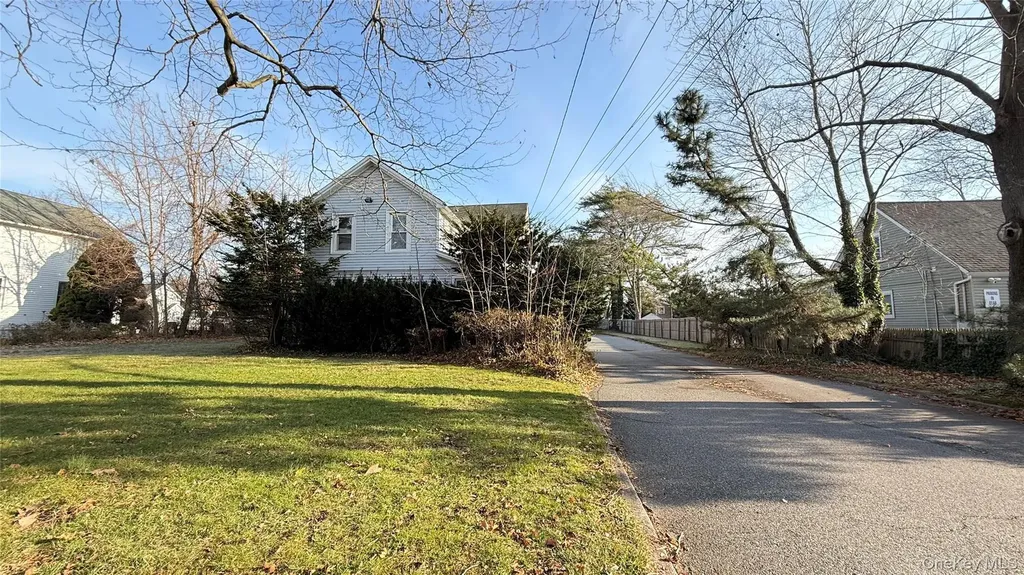 982 Roanoke Avenue Riverhead NY 11901