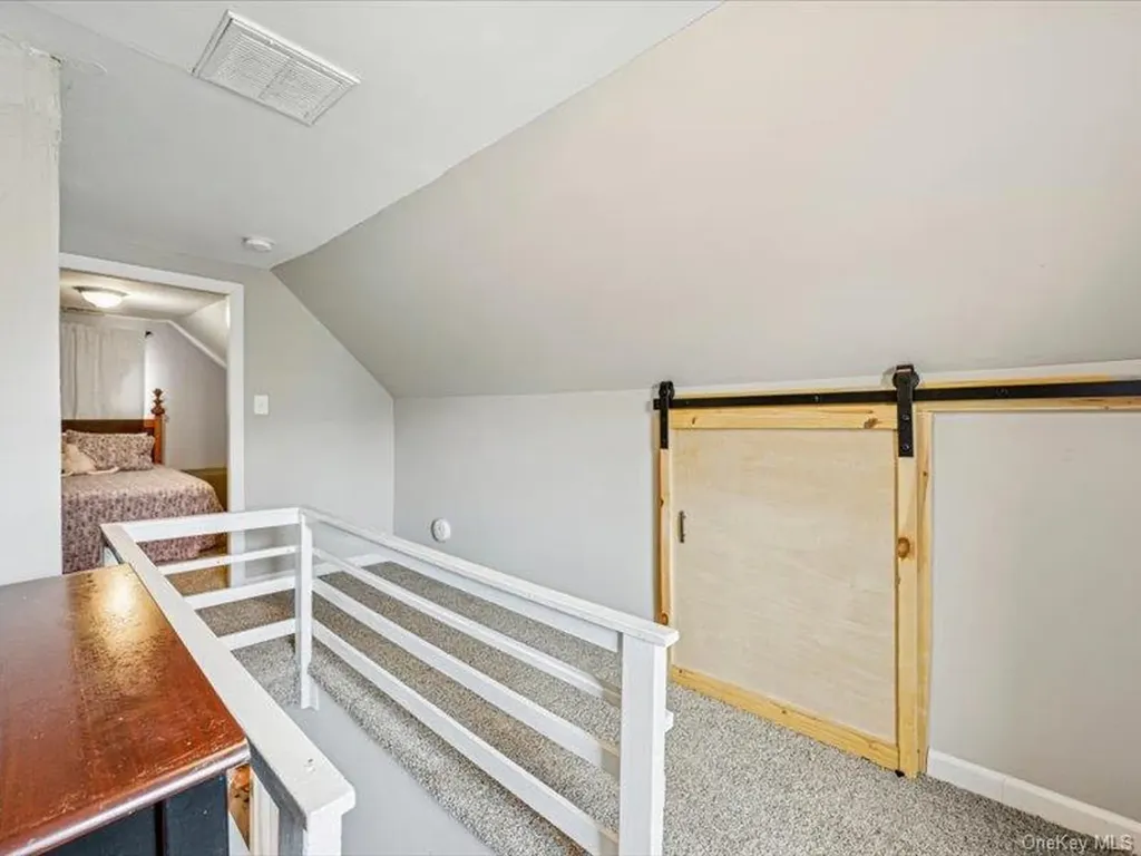 27 Hewlett Court Babylon NY 11702
