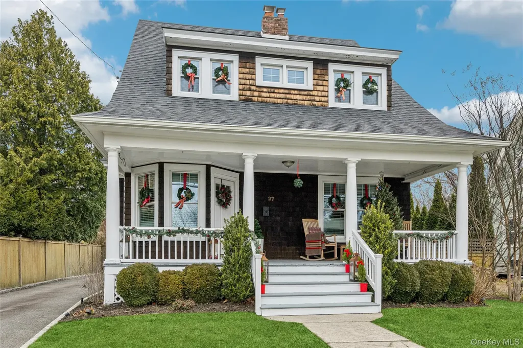 27 Hewlett Court Babylon NY 11702