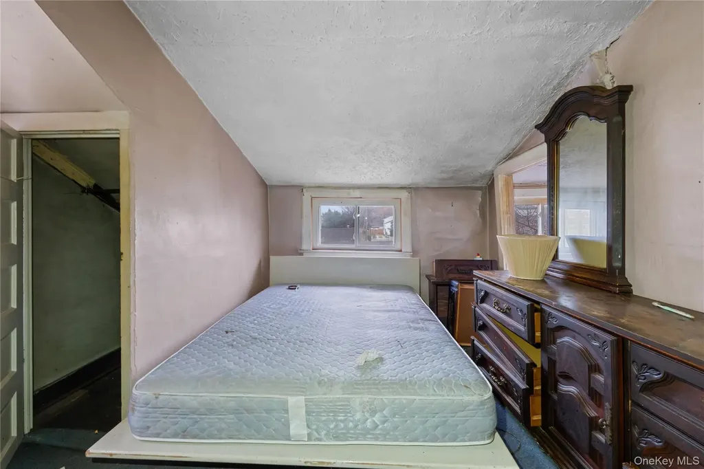 188 Woodside Avenue Freeport NY 11520