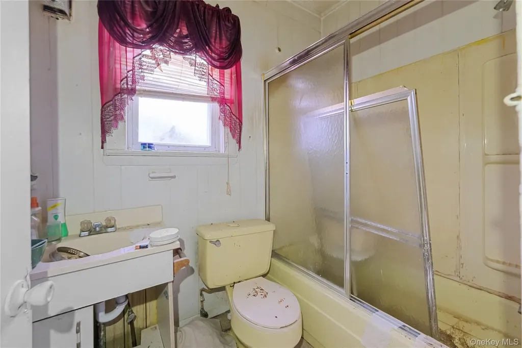 188 Woodside Avenue Freeport NY 11520