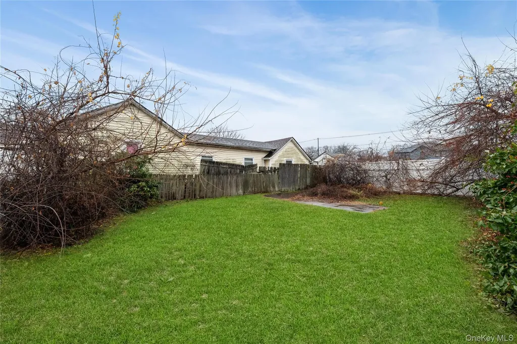 188 Woodside Avenue Freeport NY 11520