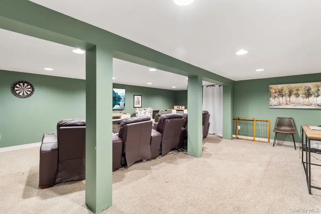 24 Parkside Avenue Miller Place NY 11764