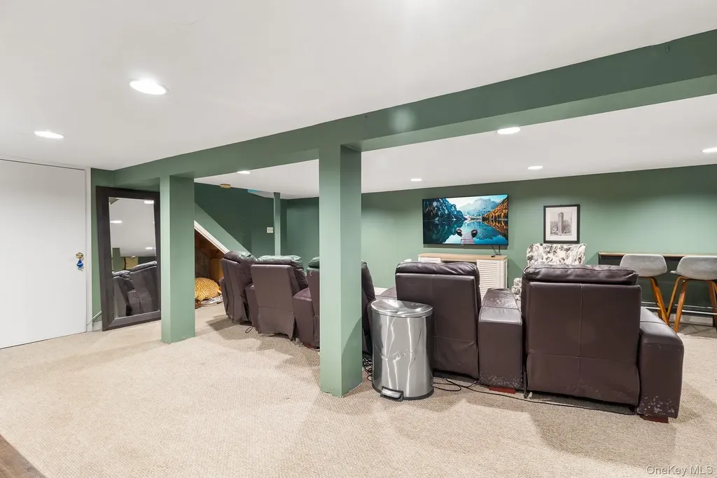 24 Parkside Avenue Miller Place NY 11764
