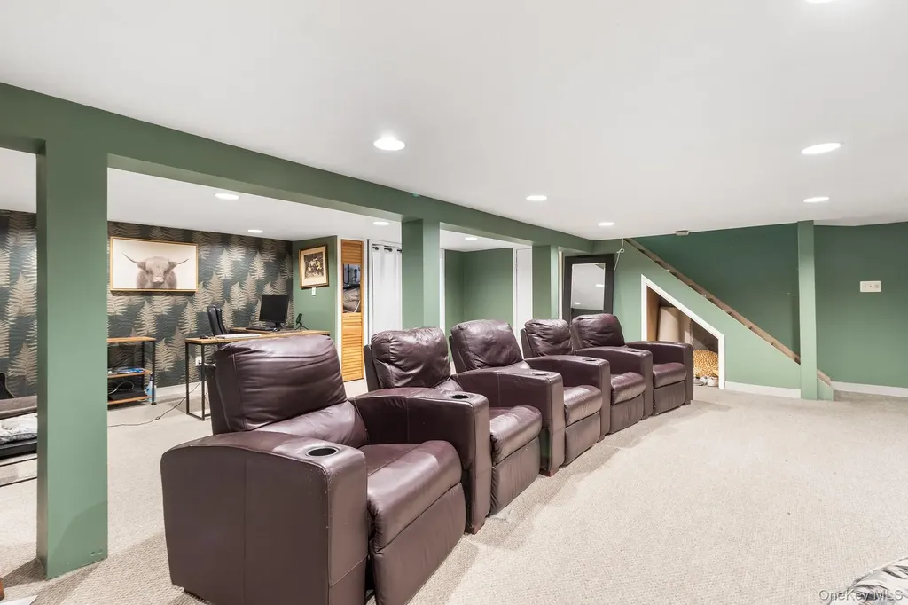 24 Parkside Avenue Miller Place NY 11764