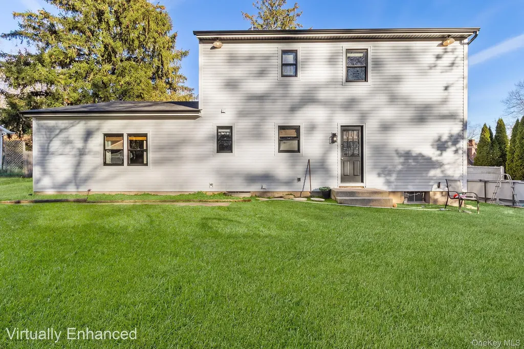 24 Parkside Avenue Miller Place NY 11764