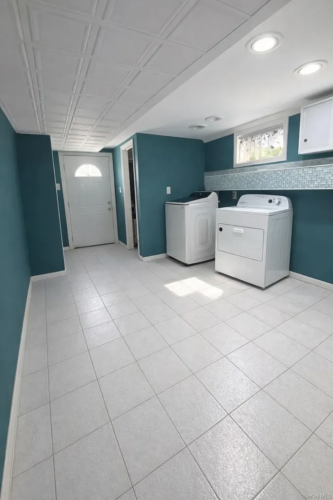 15823 92nd Street Howard Beach NY 11414