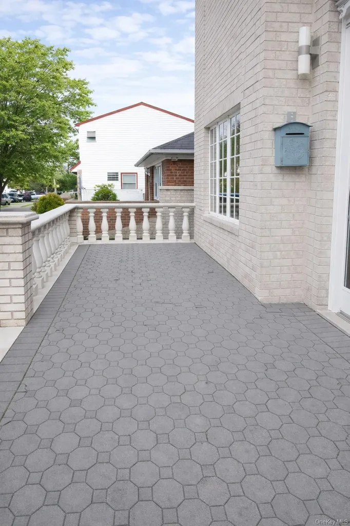 15823 92nd Street Howard Beach NY 11414