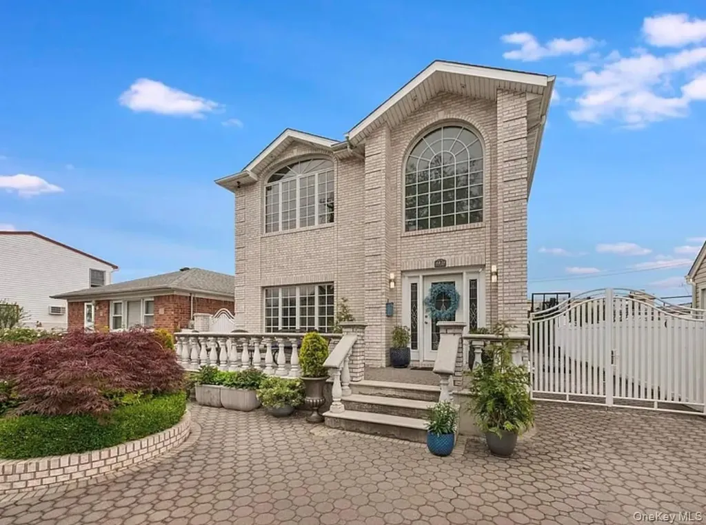 15823 92nd Street Howard Beach NY 11414