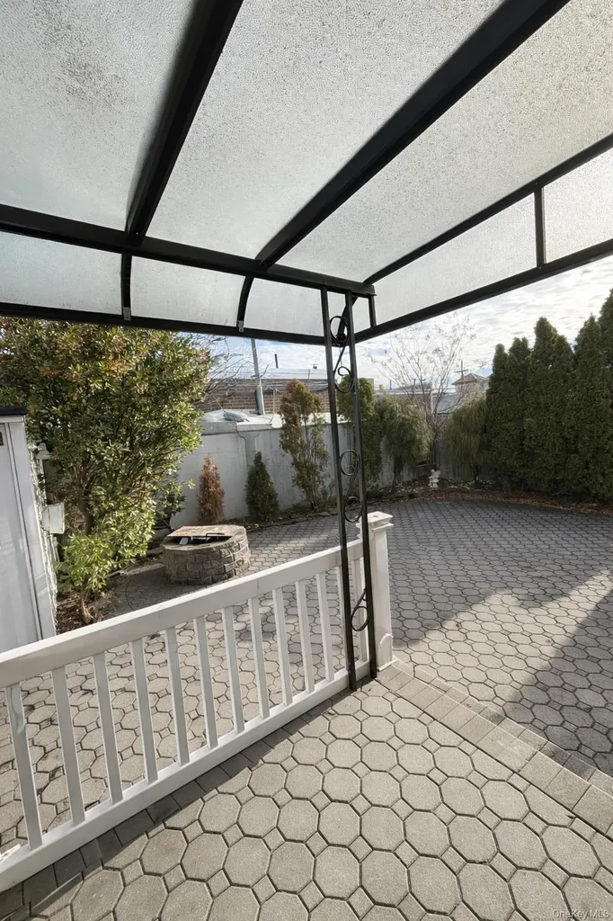 15823 92nd Street Howard Beach NY 11414