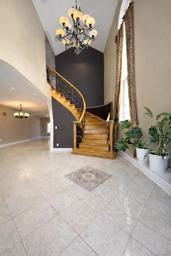 15823 92nd Street Howard Beach NY 11414