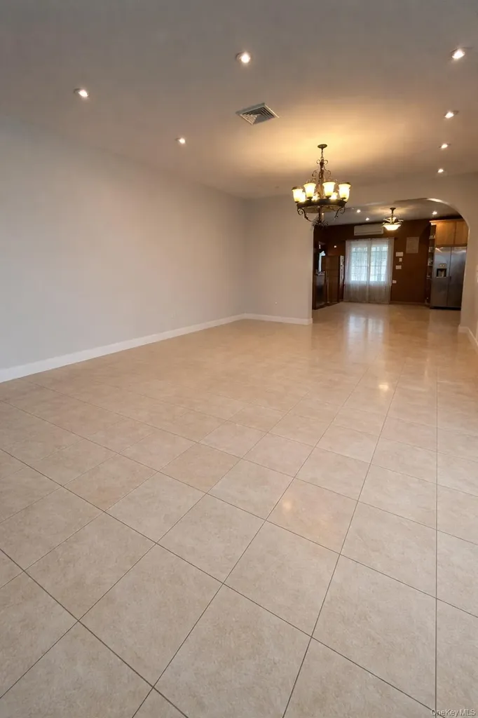 15823 92nd Street Howard Beach NY 11414