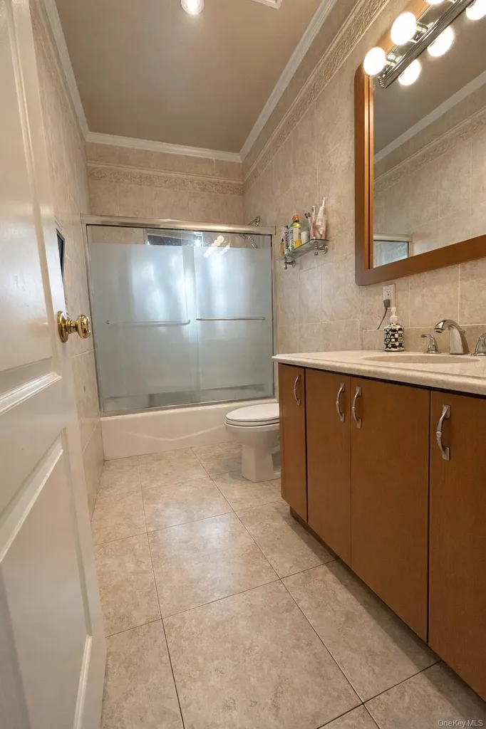 15823 92nd Street Howard Beach NY 11414