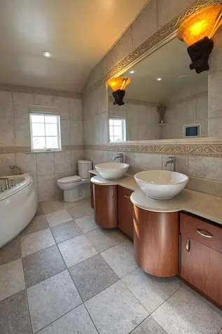 15823 92nd Street Howard Beach NY 11414