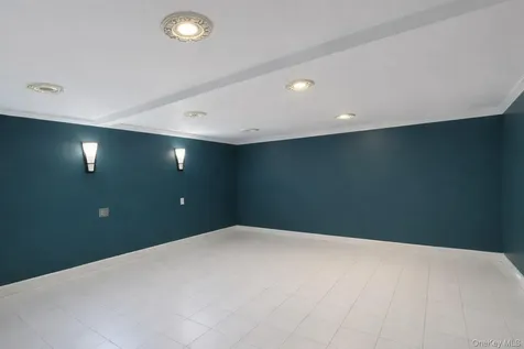 15823 92nd Street Howard Beach NY 11414
