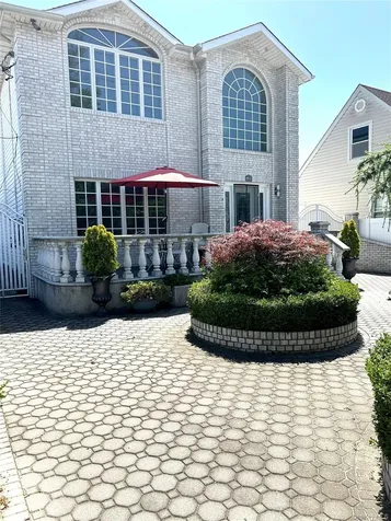 15823 92nd Street Howard Beach NY 11414