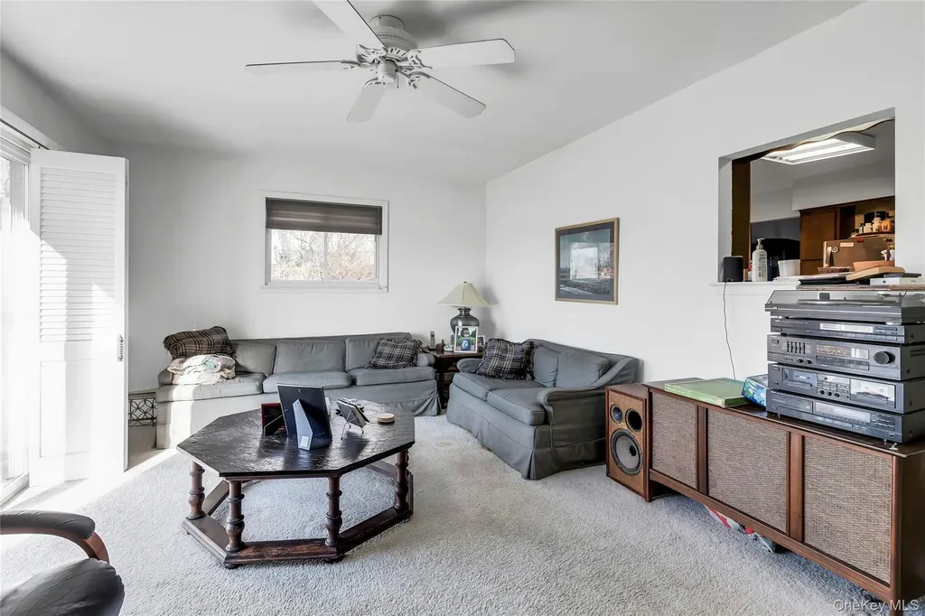 30 Glacier Drive Smithtown NY 11787