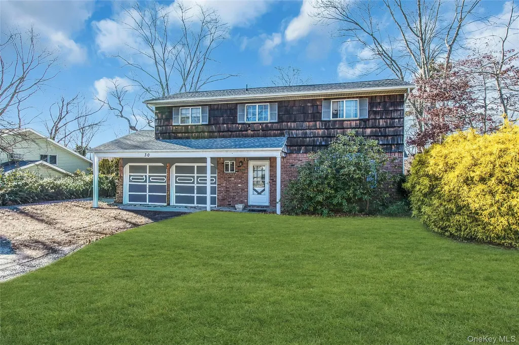 30 Glacier Drive Smithtown NY 11787