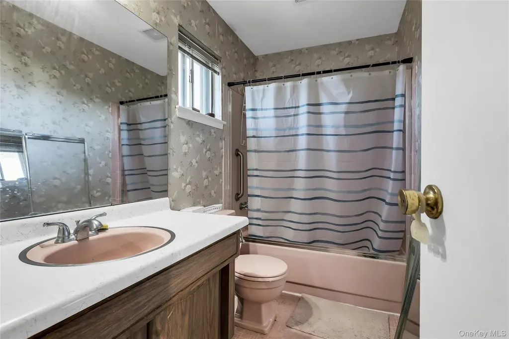 30 Glacier Drive Smithtown NY 11787