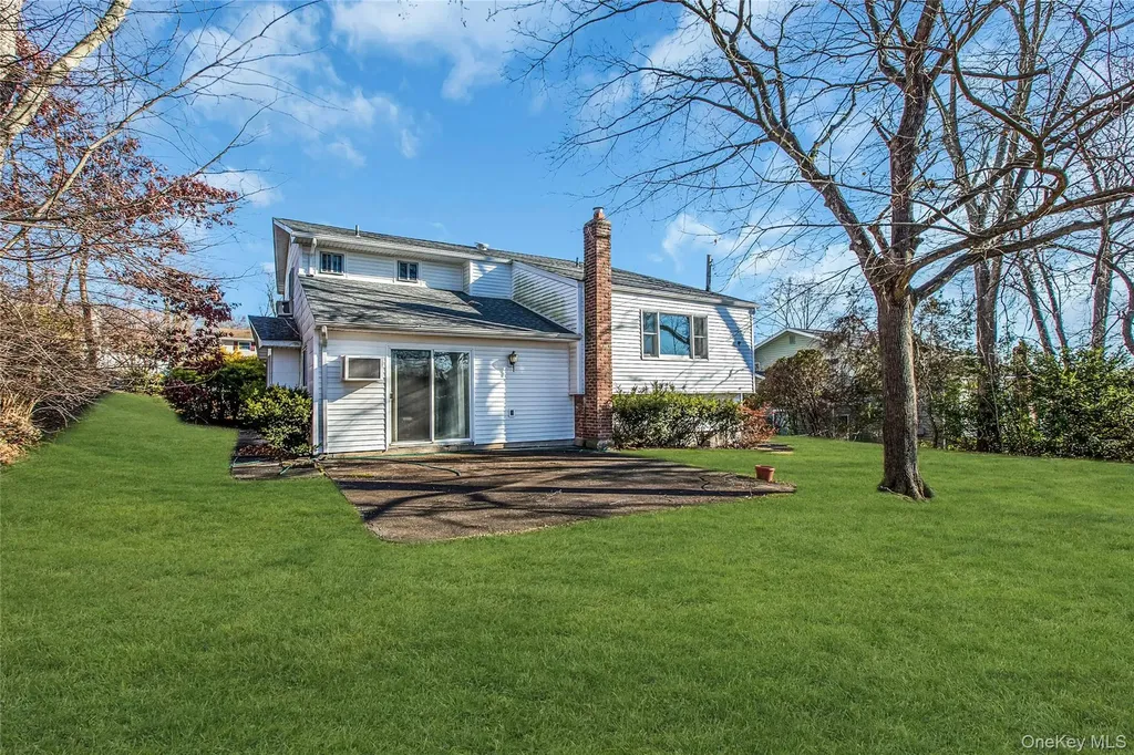 30 Glacier Drive Smithtown NY 11787