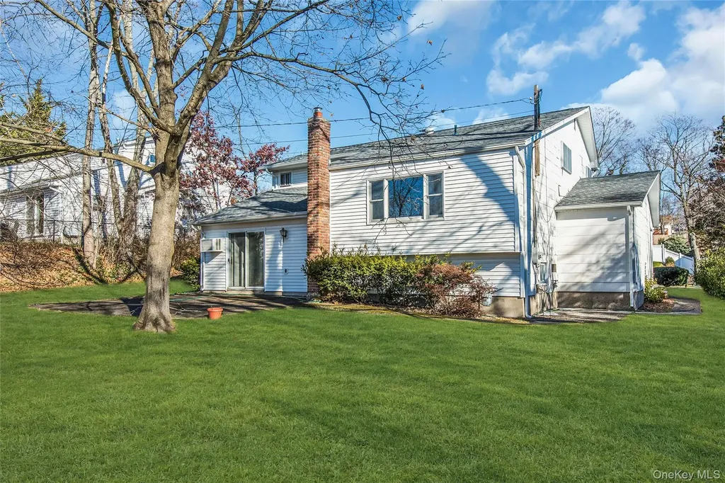 30 Glacier Drive Smithtown NY 11787