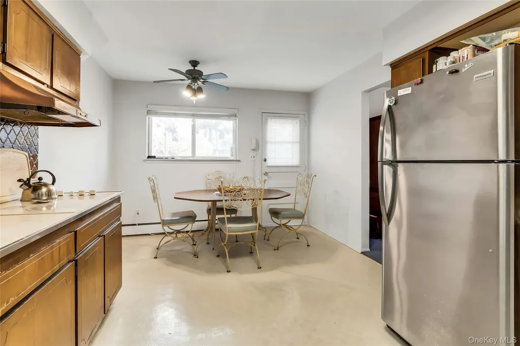30 Glacier Drive Smithtown NY 11787