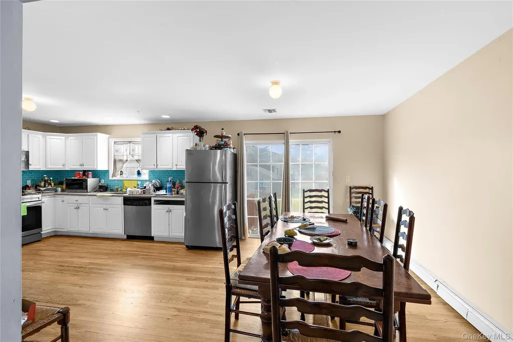 61 Fairway Avenue Riverhead NY 11901