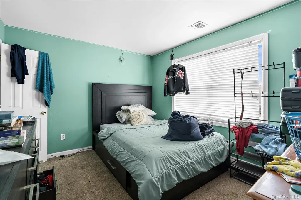 61 Fairway Avenue Riverhead NY 11901