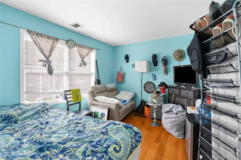 61 Fairway Avenue Riverhead NY 11901