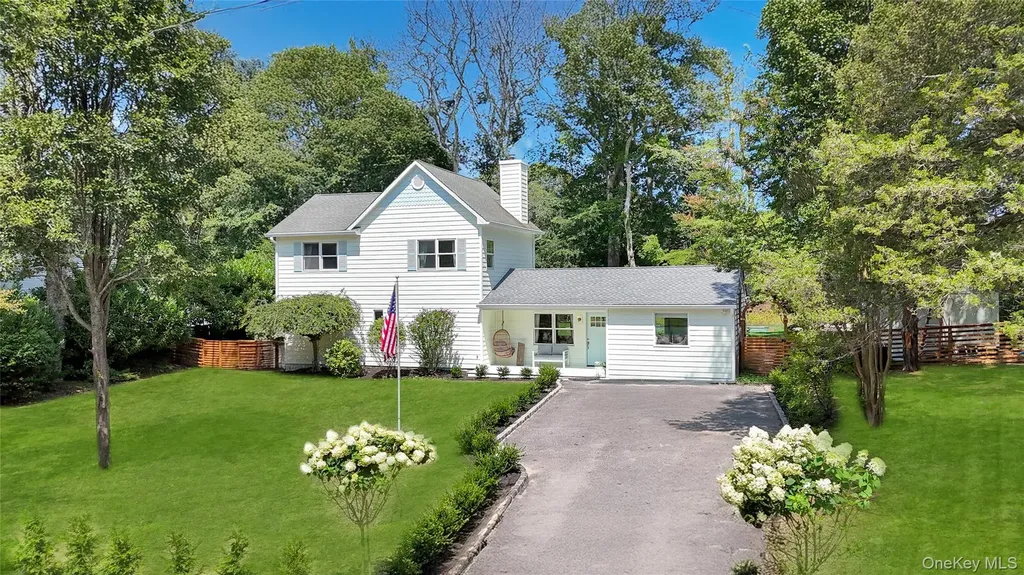 9 Pine Tree Road Southampton NY 11968
