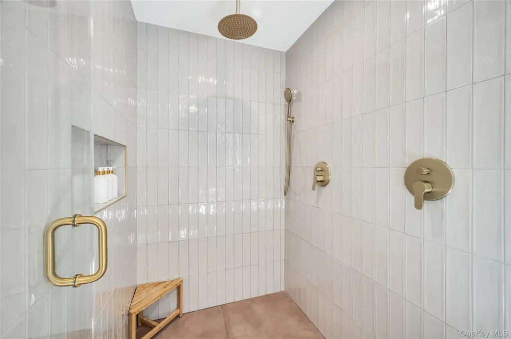 9 Pine Tree Road Southampton NY 11968