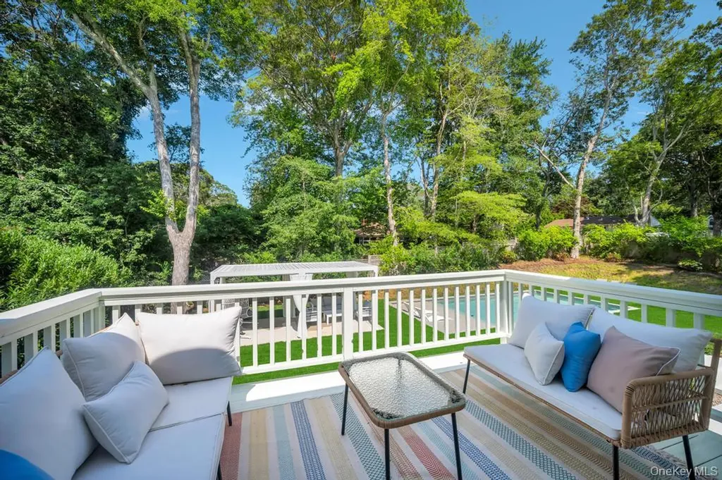 9 Pine Tree Road Southampton NY 11968