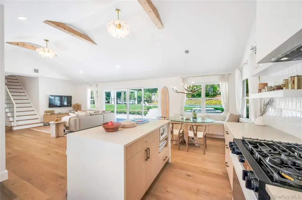 9 Pine Tree Road Southampton NY 11968