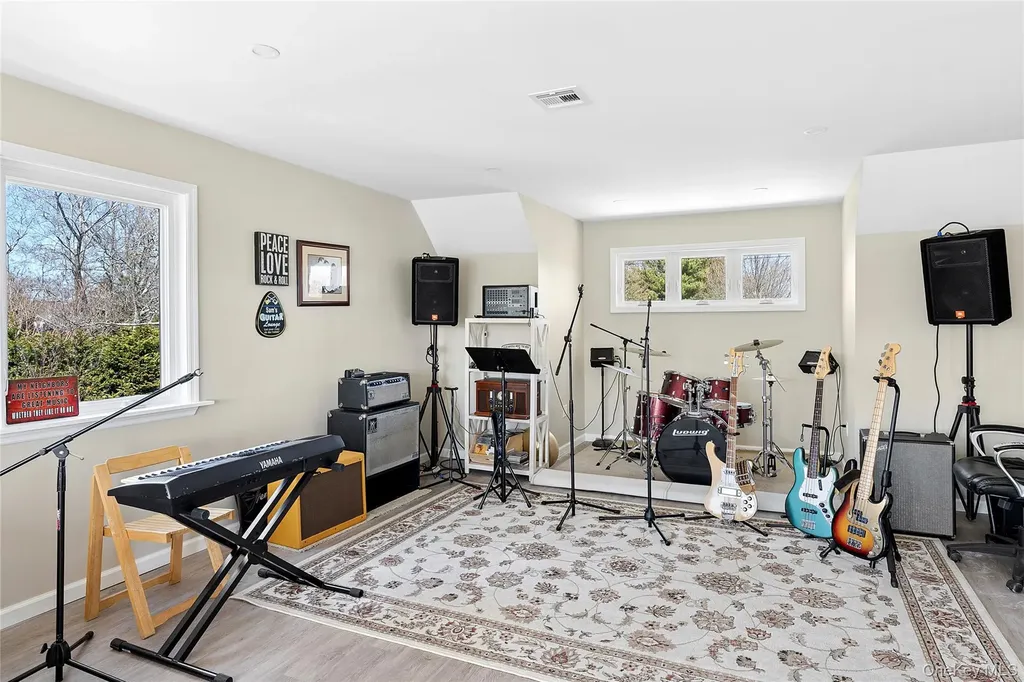 2280 Deep Hole Drive Mattituck NY 11952