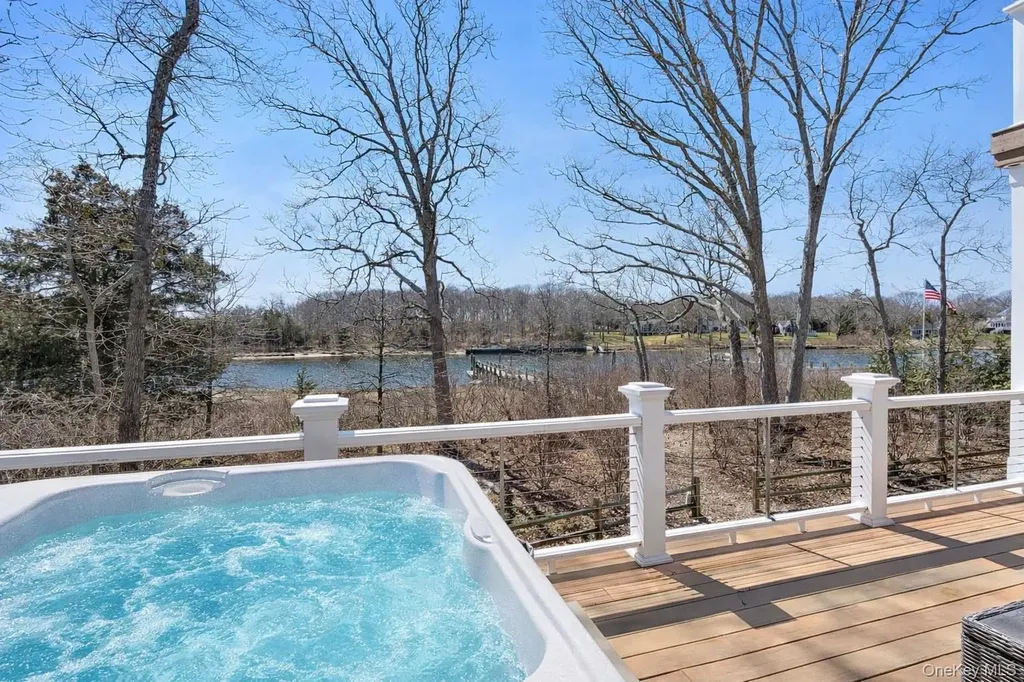 2280 Deep Hole Drive Mattituck NY 11952