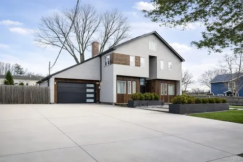 3 Maple Street Glenwood Landing NY 11547