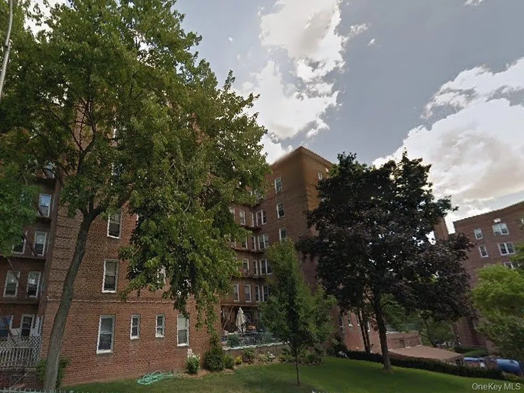 5639 Netherland Avenue Bronx NY 10471