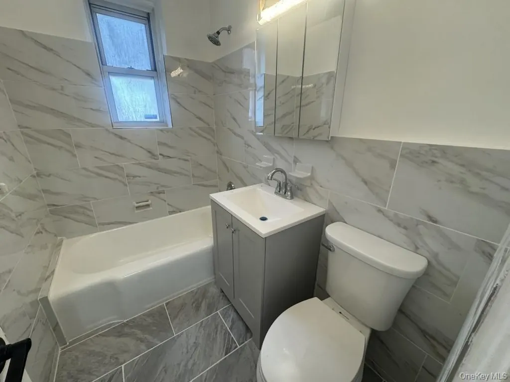 5639 Netherland Avenue Bronx NY 10471