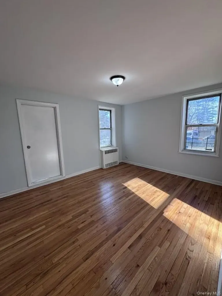 5639 Netherland Avenue Bronx NY 10471