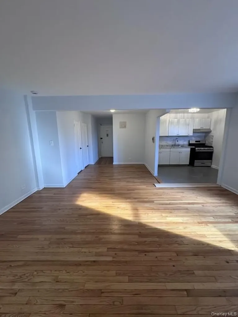 5639 Netherland Avenue Bronx NY 10471