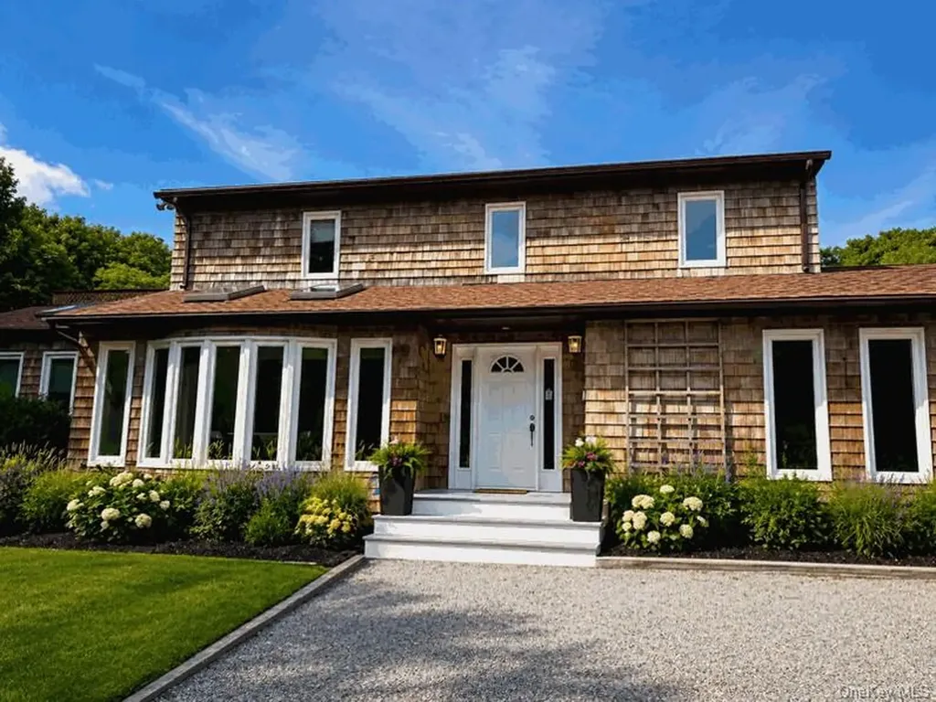 13 Buttercup Lane Westhampton NY 11977