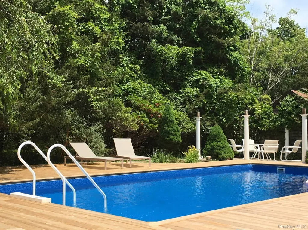 13 Buttercup Lane Westhampton NY 11977