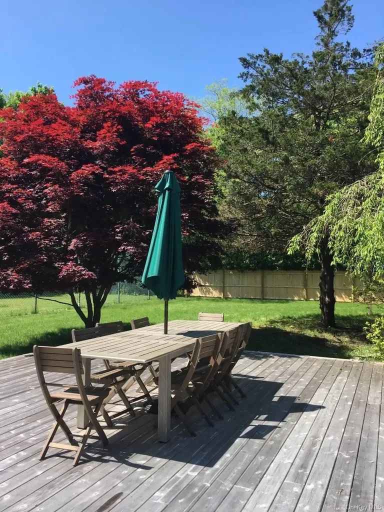 13 Buttercup Lane Westhampton NY 11977