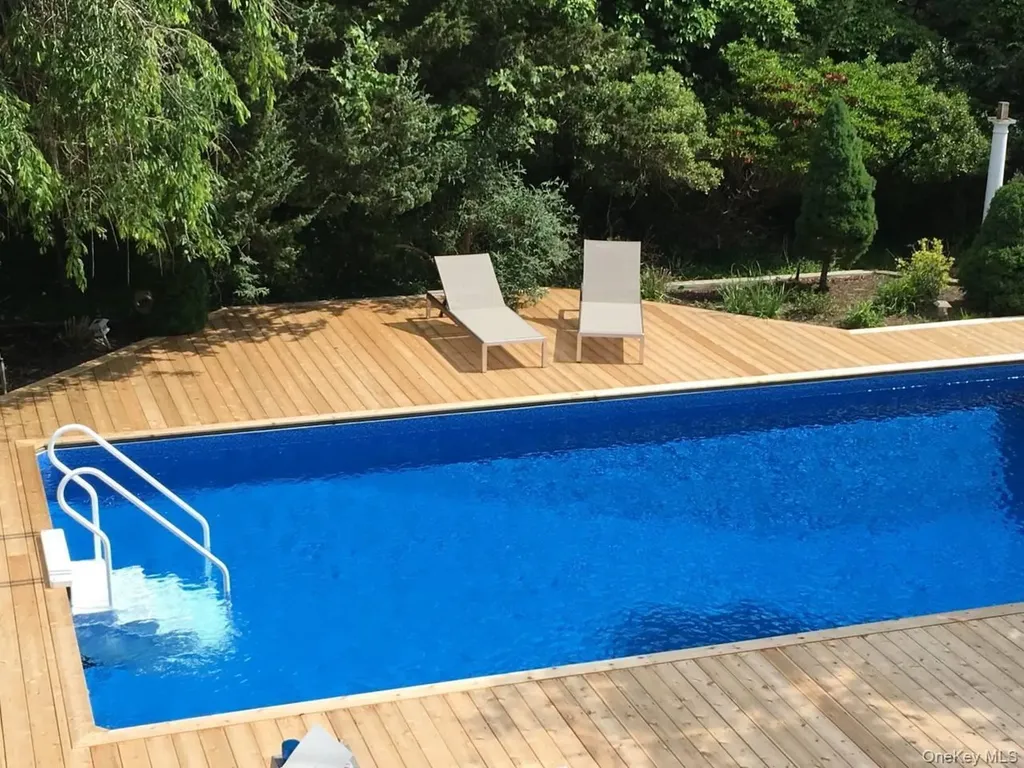 13 Buttercup Lane Westhampton NY 11977