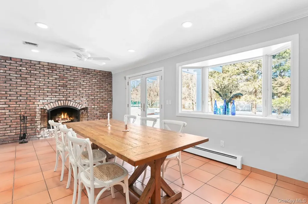 13 Buttercup Lane Westhampton NY 11977